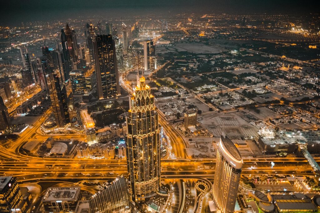 Best budget hotels in Dubai 2025 near Downtown and the illuminated skyline at night